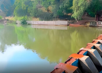 कोल्हापूर पद्धतीने बंधार्‍याची झडपे बंदिस्त