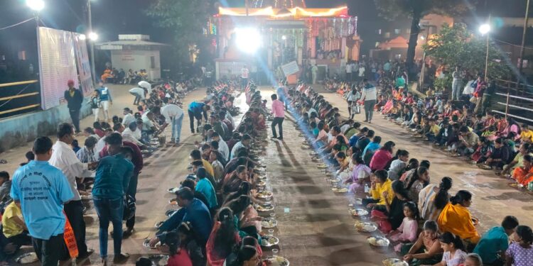 साई भंडार्‍यात भाविकांनी घेतला महाप्रसादाचा लाभ