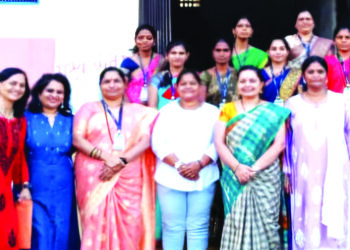 आनंद वर्गातून विद्यार्थिनींना स्वसंरक्षणाचे धडे