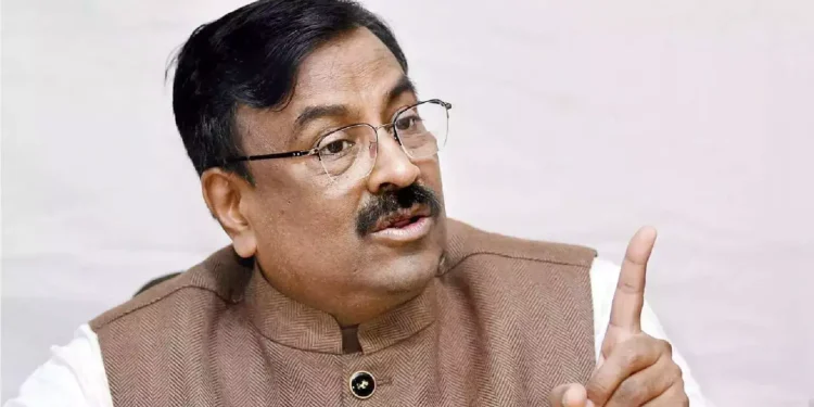 नाराज मुनगंटीवारांची अधिवेशनाला दांडी