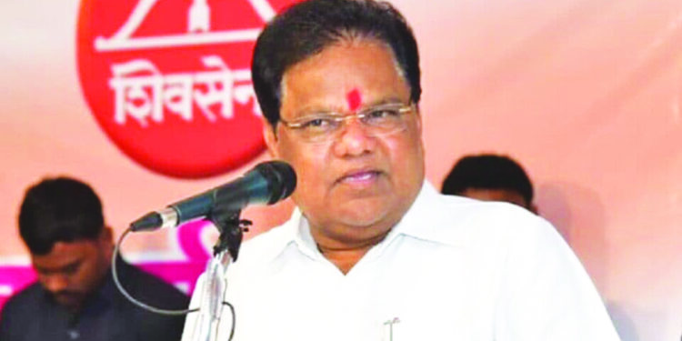 सावंतांमुळे शिंदेंची डोकेदुखी वाढली