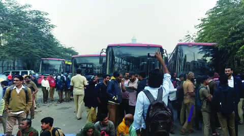 ठाण्यात प्रवाशांचे हाल