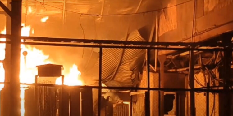 तारापूर एमआयडीसीत भीषण आग