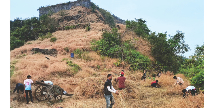 तळगडावर राबविण्यात आली संवर्धन मोहीम