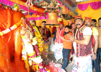 आगरी-कोळी बांधवांनी घेतले वेताळ देवाचे दर्शन