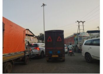 दिघोडे नाका वाहतूक कोंडीचं माहेरघर