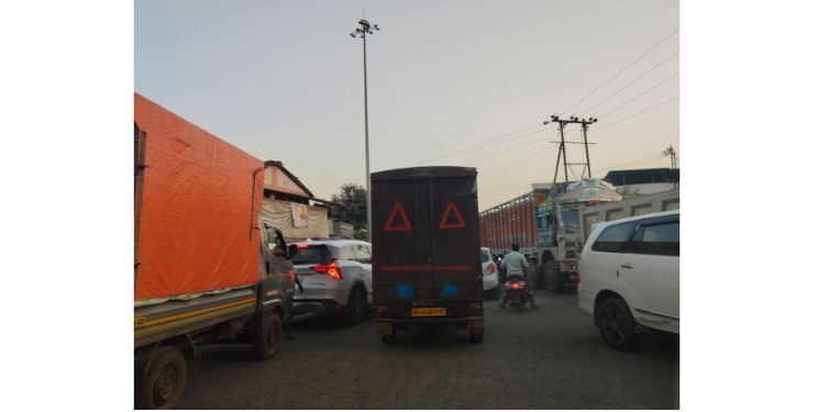 दिघोडे नाका वाहतूक कोंडीचं माहेरघर