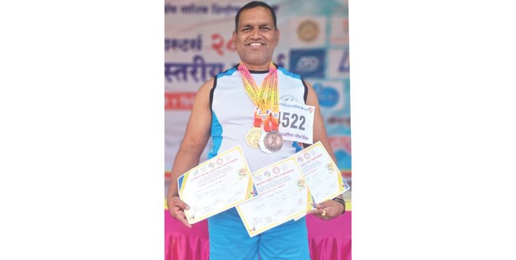 खेलो मास्टर्स गेममध्ये अ‍ॅड.गजानन डुकरेंची तीन पदकांना गवसणी