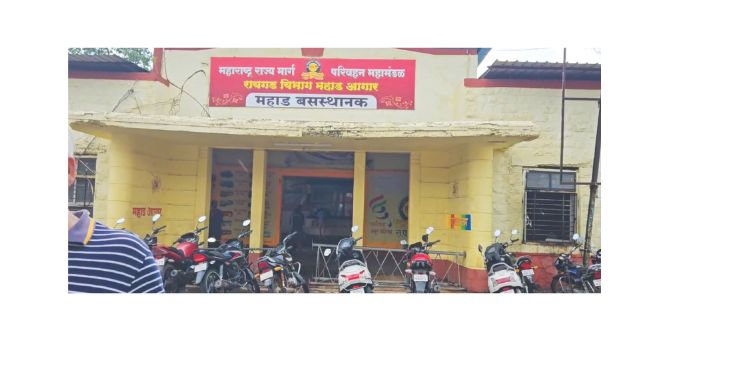 एसटीमधील खासगी बसेसचा प्रवाशांना त्रास