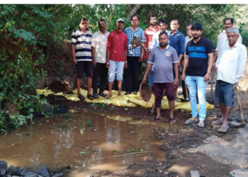 श्रमदानातून वनराई बंधारा