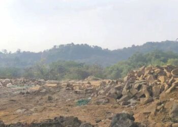 बेकायदा माती डेब्रिज भराव