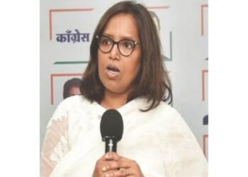 वर्षा गायकवाडांकडून सरकारचा समाचार