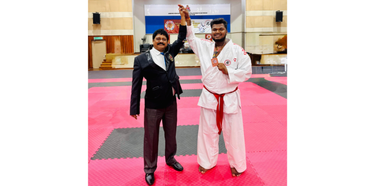 रोहित घरतने पटकावले कांस्यपदक