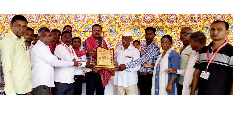 परशुराम दरवडा यांचा आदर्श समाजसेवक म्हणून सन्मान