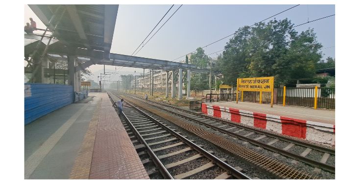 नेरळ स्थानकातील मेन लाईनवर टाकला गर्डर