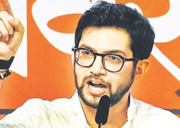 गद्दार गँगचा मंत्रिपदासाठी हावरटपणा- आदित्य ठाकरे