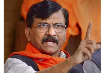 पालकमंत्री पदावरून राऊतांनी सत्ताधार्यांना फटकारले