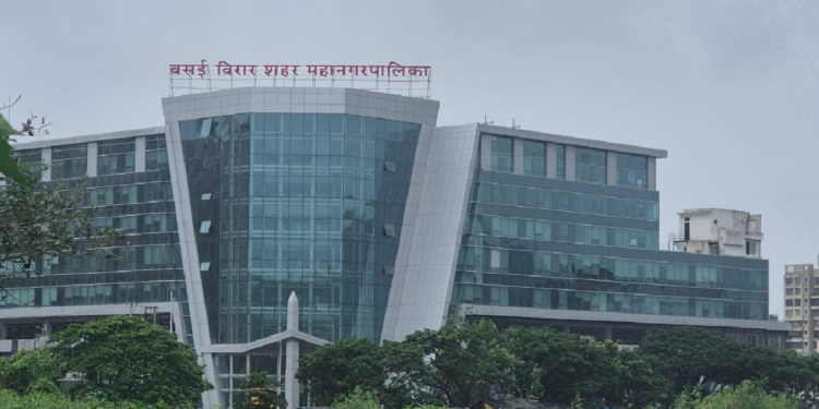 झाडे लावण्याचा मानस धूळखात