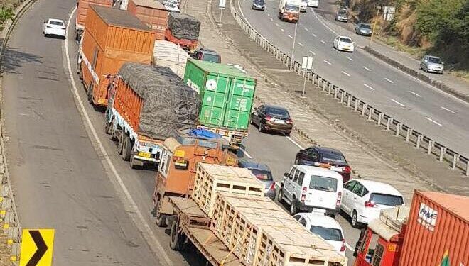 मुंबई-गोवा महामार्गावरील प्रवास ठरतोय जीवघेणा