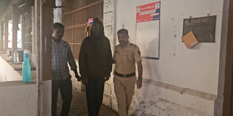 सोनसाखळी चोराला अटक