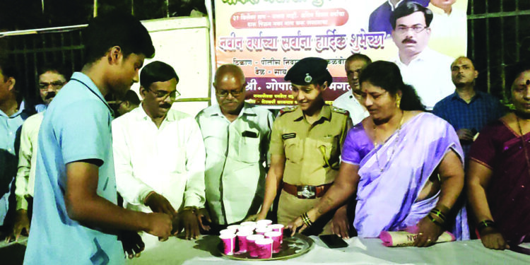 शेकाप मसाला दूध वाटप उपक्रम