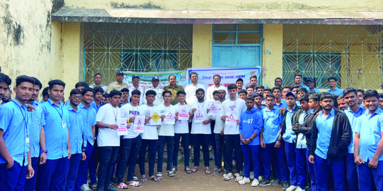 अंजुमन महाविद्यालयातर्फे पथनाट्याचे आयोजन