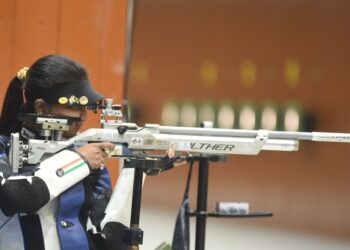 आर्याने संयमाने साधला रूपेरी वेध