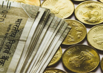 बापरे! रोखपालाकडून दोन कोटींचा अपहार