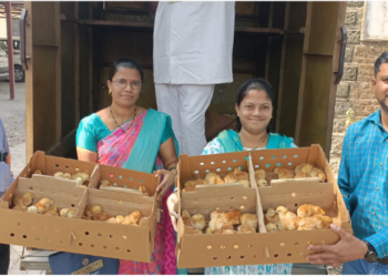 कुक्कुट पालनासाठी पिल्लांचे वाटप