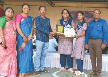 नागाव हायस्कूलचे घवघवीत यश