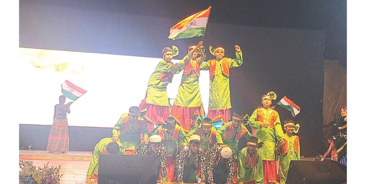 स्नेहसंमेलनात संस्कृतीचे दर्शन