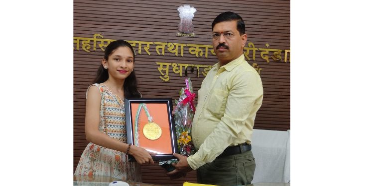 नृत्यांगना श्रीजा पाटीलचा सन्मान