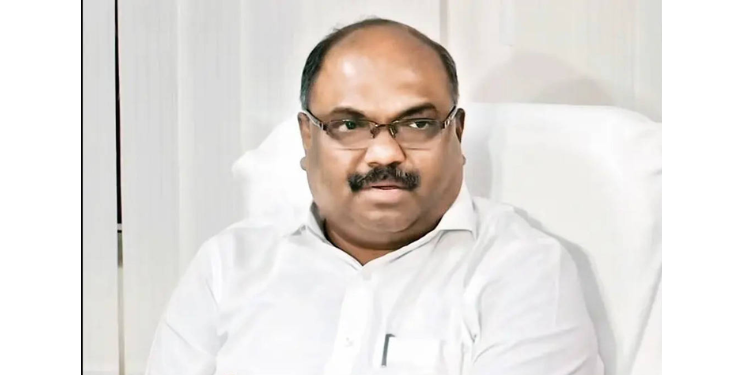 पालकमंत्रीपदावरून अनिल परब यांनी महायुतीला फटकारले