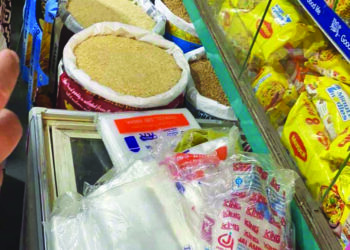 पनवेलमध्ये प्लास्टिक पिशव्यांचा साठा जप्त