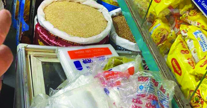 पनवेलमध्ये प्लास्टिक पिशव्यांचा साठा जप्त