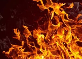 ठाण्यात लॉण्ड्रीला भीषण आग