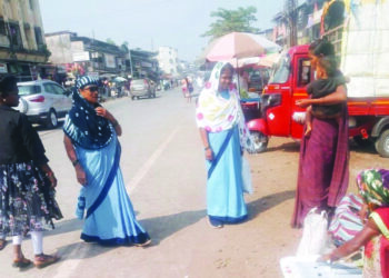 प्लास्टिक पिशव्या वापरणार्‍या व्यापार्‍यांवर दंडात्मक कारवाई