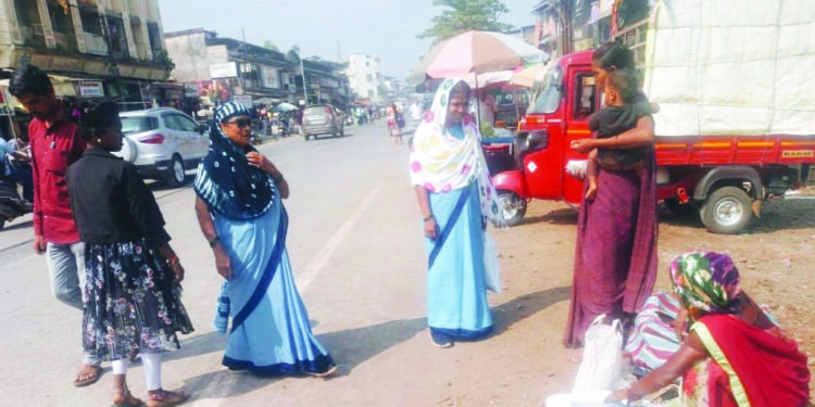 प्लास्टिक पिशव्या वापरणार्‍या व्यापार्‍यांवर दंडात्मक कारवाई