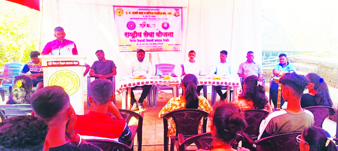 तळ्यातील माणसं दुर्गम होताहेत- तांडेल