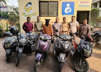 सराईत मोटारसायकल चोरास पोलिसांनी ठोकल्या बेड्या