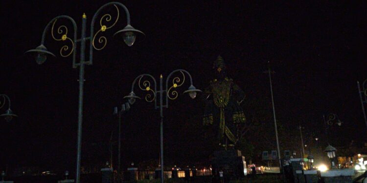 प्रतिपंढरपुरात वीज गेल्यावर अंधाराचे साम्राज्य