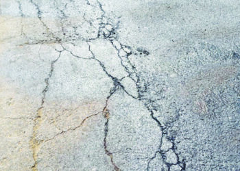 करंजा ते उरण निकृष्ट दर्जाचे डांबरीकरण