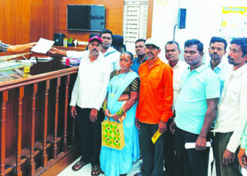 आम्हाला नुकसानभरपाई कधी मिळणार?