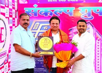 क्रिकेटच्या सामन्यांचे प्रीतम म्हात्रे यांच्या हस्ते उद्घाटन