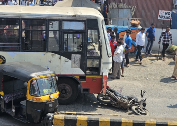 अलिबाग एसटी आगारासमोर भीषण अपघात; तरुणाचा जागीच मृत्यू