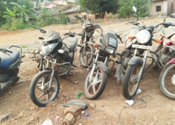 बेवारस गाड्यांचा होणार लिलाव