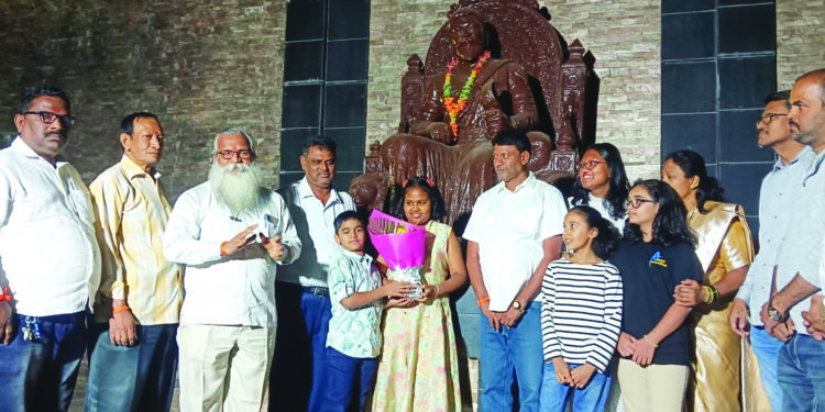 चिमुकलीने गाठली बक्षिसांची शंभरी