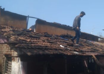 श्रीवर्धनमधील राहत्या घराला आग