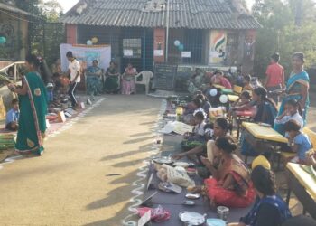 आकुर्ले शाळेत आनंद बाजार महोत्सव साजरा