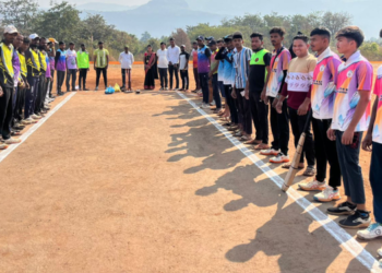 आनंदवाडीमध्ये क्रिकेट सामन्यांचे आयोजन